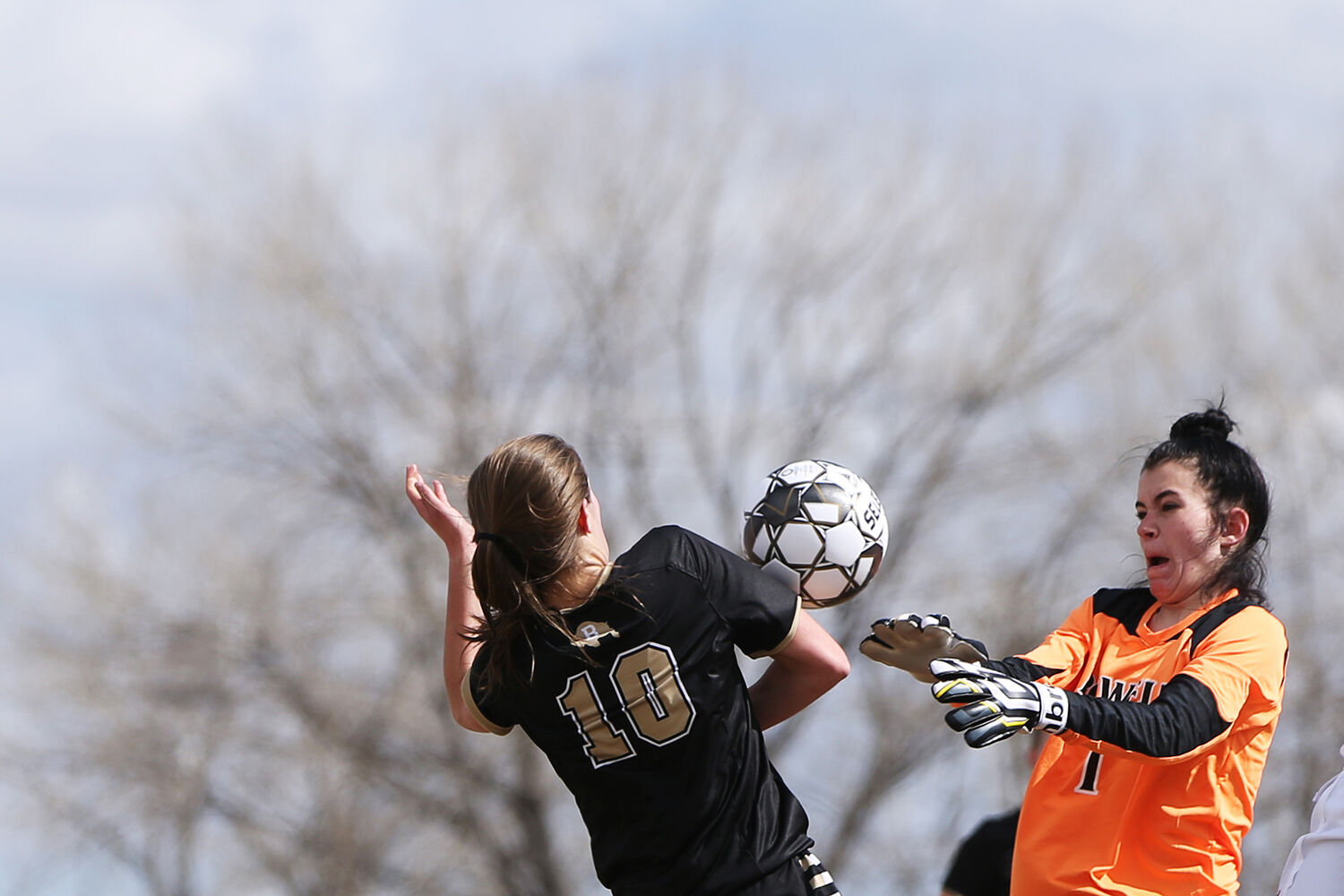 Vivi Ostheimer follows the Buffalo shot